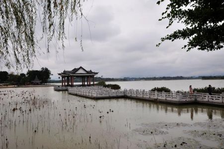 松山湖哪个入口好玩，松山湖从哪里进去好玩？