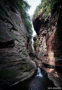 龙潭大峡谷风景区，龙潭大峡谷风景区玩多久