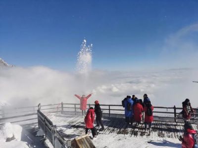 国庆玉龙雪山有雪吗，玉龙雪山国庆节有雪吗