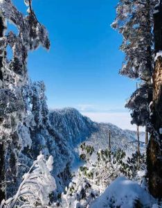 瓦屋山一日游攻略，瓦屋山一日游攻略路线图？