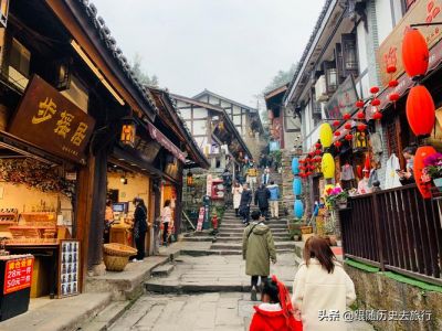 重庆旅游景点排名，重庆的旅游景点有哪些最出名？