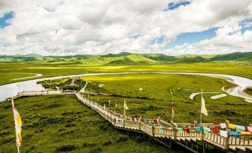 红原月亮湾风景区？红原月亮湾风景区要门票吗？