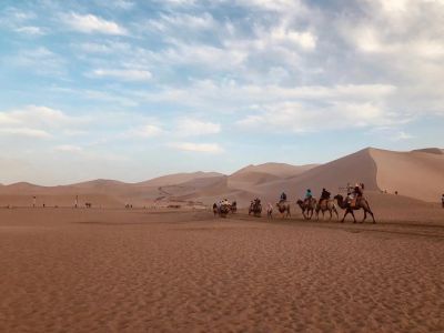 甘肃敦煌旅游景点，甘肃敦煌旅游景点图片高清？