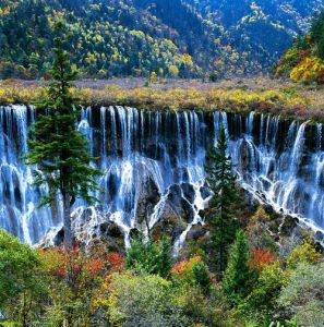 四川九寨沟景点介绍，四川九寨沟景点介绍视频？