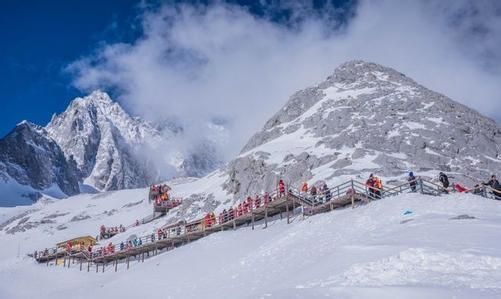 丽江市玉龙雪山景区，丽江市玉龙雪山景区蓝月谷