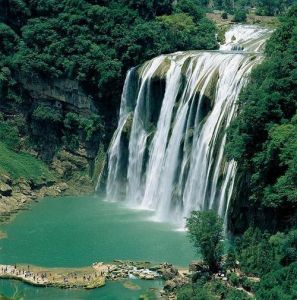 贵州黄果树瀑布介绍，贵州黄果树瀑布介绍英语？