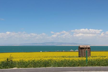 青海湖最佳旅游月份？青海湖最佳旅游月份穿什么？