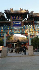 北京必去前十寺庙？北京香火最灵验的寺庙排名？