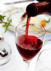 白葡萄泡白酒能喝吗，白葡萄可以泡酒吗？